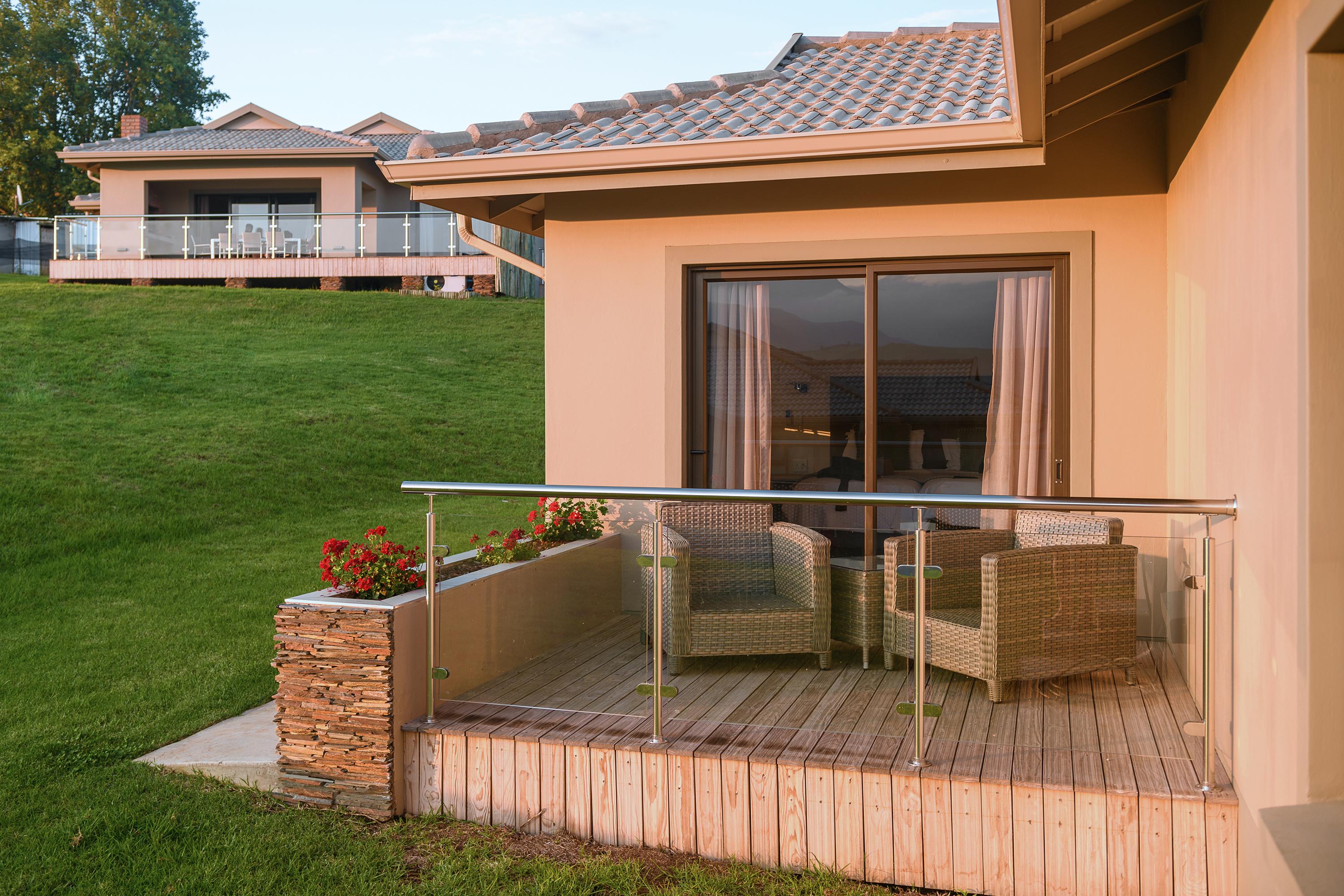 Cayley Mountain Resort Champagne Valley Extérieur photo