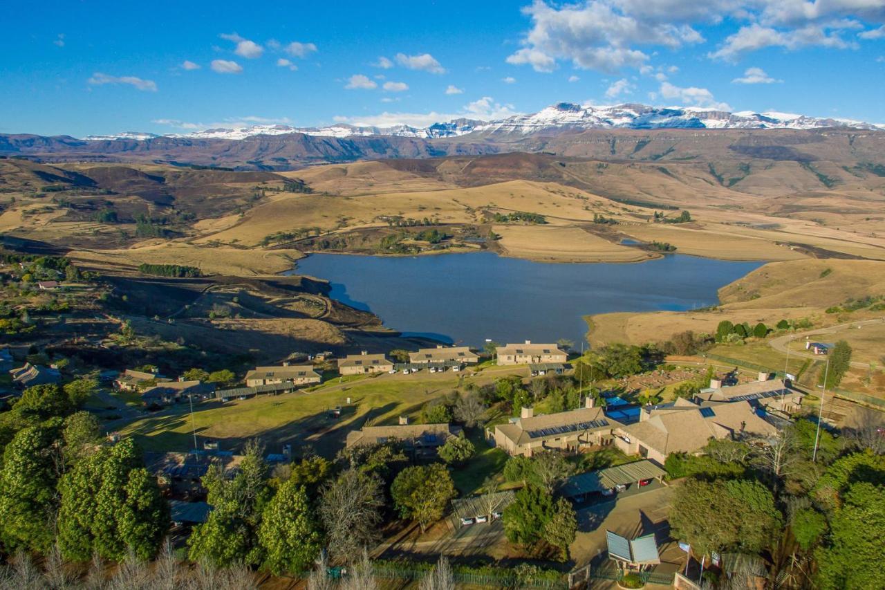 Cayley Mountain Resort Champagne Valley Extérieur photo